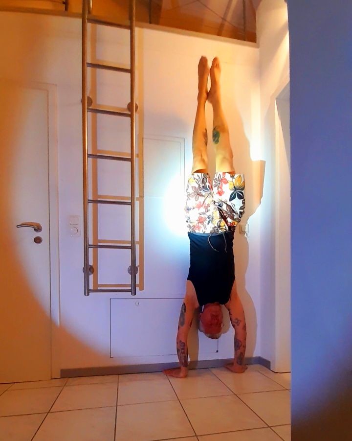 Handstand.jpg