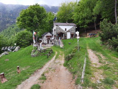 Ladestation Alpe Cortevecchio.jpg