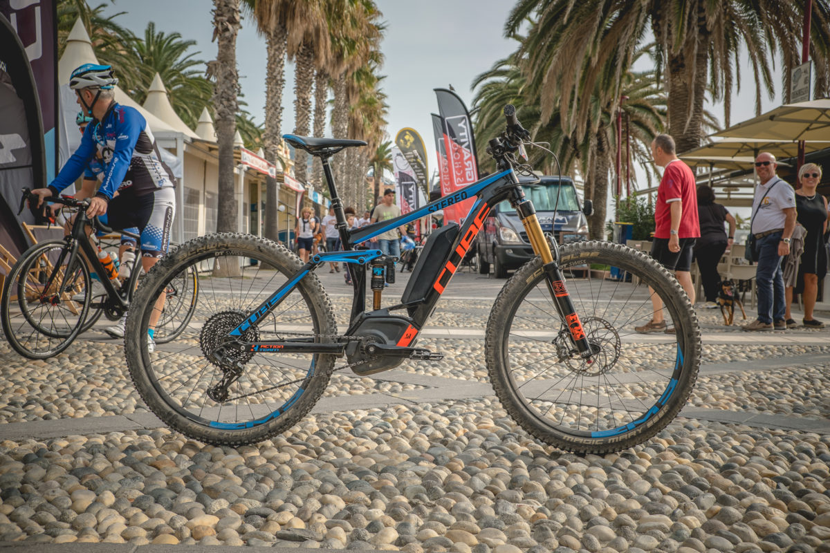 Exklusiv: Die E-Bikes der EWS-Profis