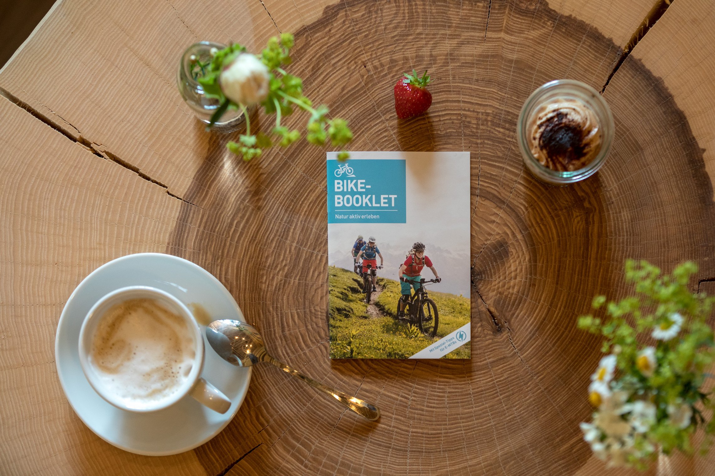 Neues Booklet für (e)Mountainbiker: Tipps & Tricks für den Geländeradsport, egal ob mit oder ohne Motor