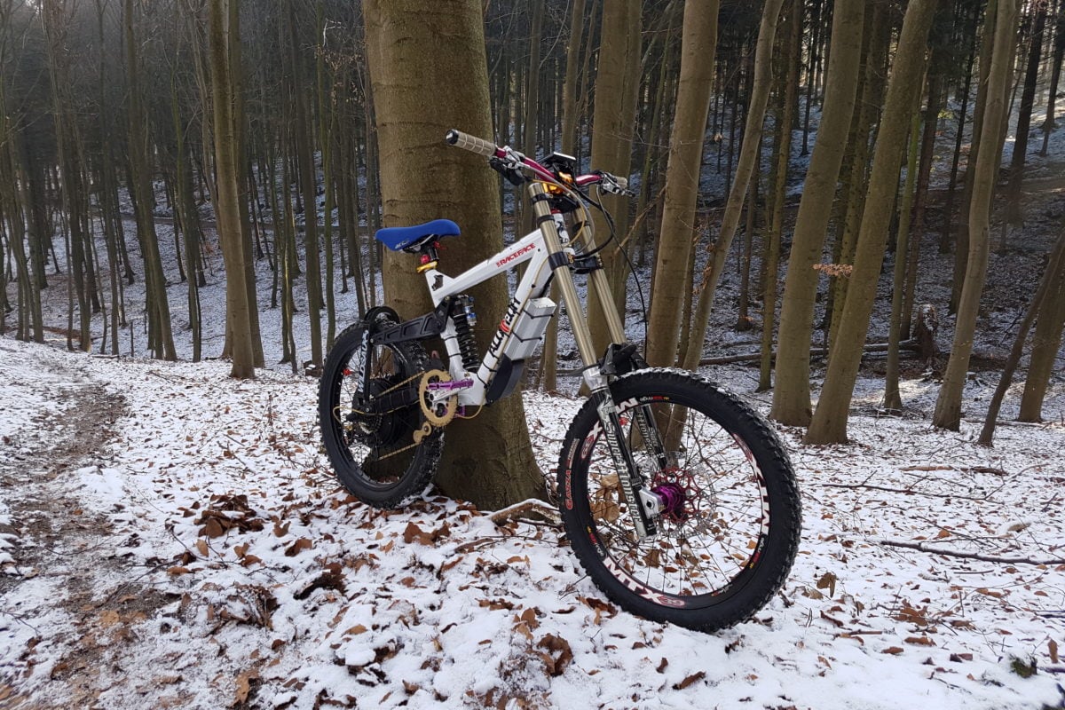 Bike der Woche bei mtb-news.de: Ein elektrifiziertes Alutech Wildsau DH