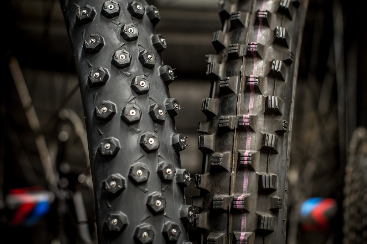 Schwalbe Dirty Dan vs. Schwalbe Ice Spiker Pro: Braucht man im Winter Spike-Reifen am E-Bike?