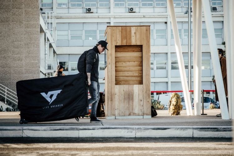 YT Body Bag: Kombination aus Fahrradtasche & YT Bike Box