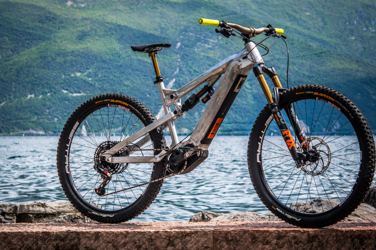 Nox Cycles: Potenter Baller-Bolide in Raw gesichtet