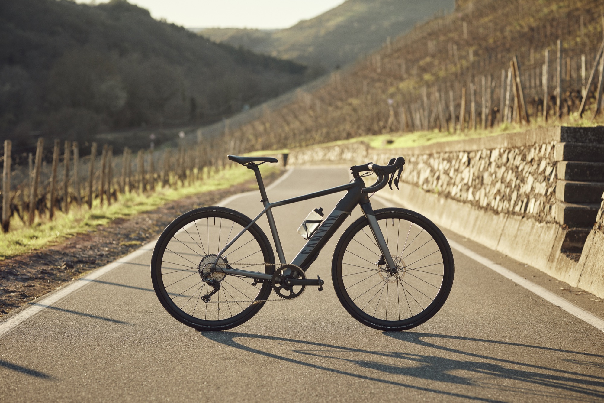 Canyon Endurance:ON AL: Erstes E-Roadbike von Canyon setzt auf Fazua