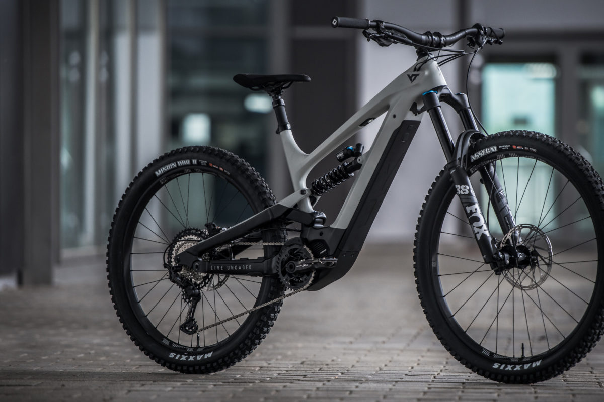 E-MTB-Neuheiten 2021 – YT Decoy Shred: Neue Farbe und mehr Gravity!