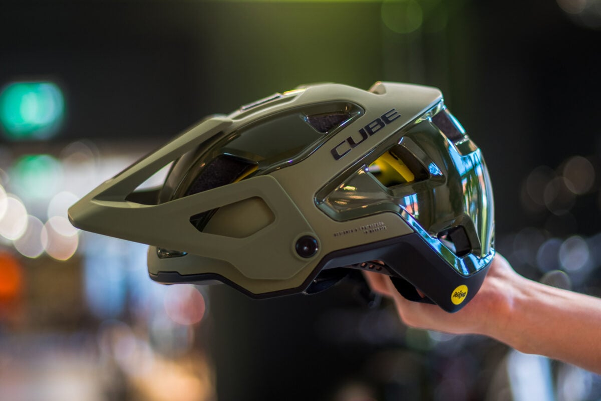 Cube-ACS-Neuheiten 2021: Neue Helme, leichte Knieschoner und stylische Handschuhe