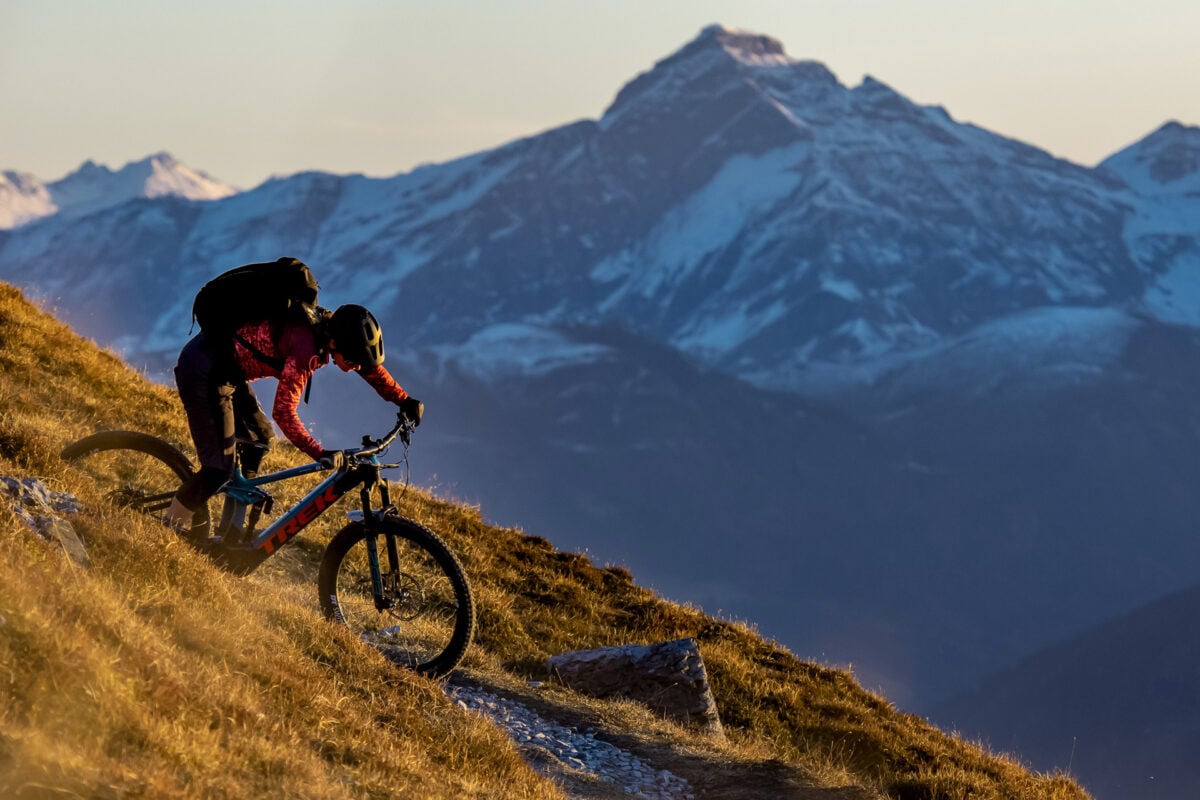 Ein Bike-Profi packt aus – Fotostory: Frühlingserwachen mit Nathalie Schneitter