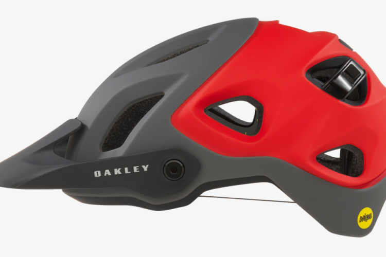 Adventsverlosung für WBR [Gewinn 6/7, Woche 2]: Der DRT5 Helm von Oakley