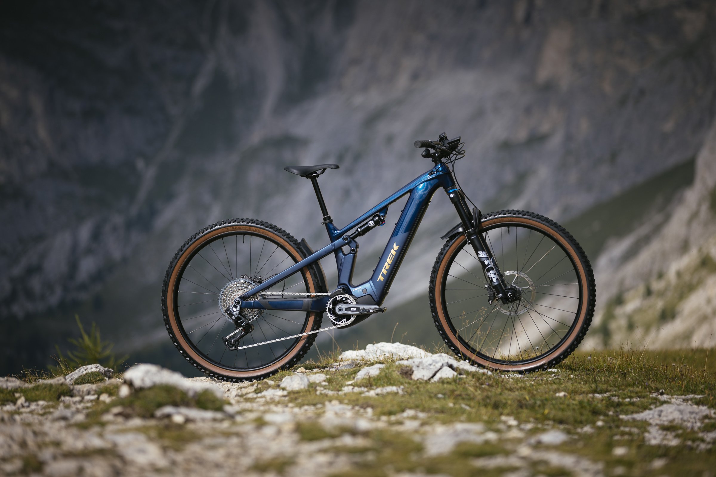 Neues Trek Powerfly E-MTB 2025: Back to the Roots