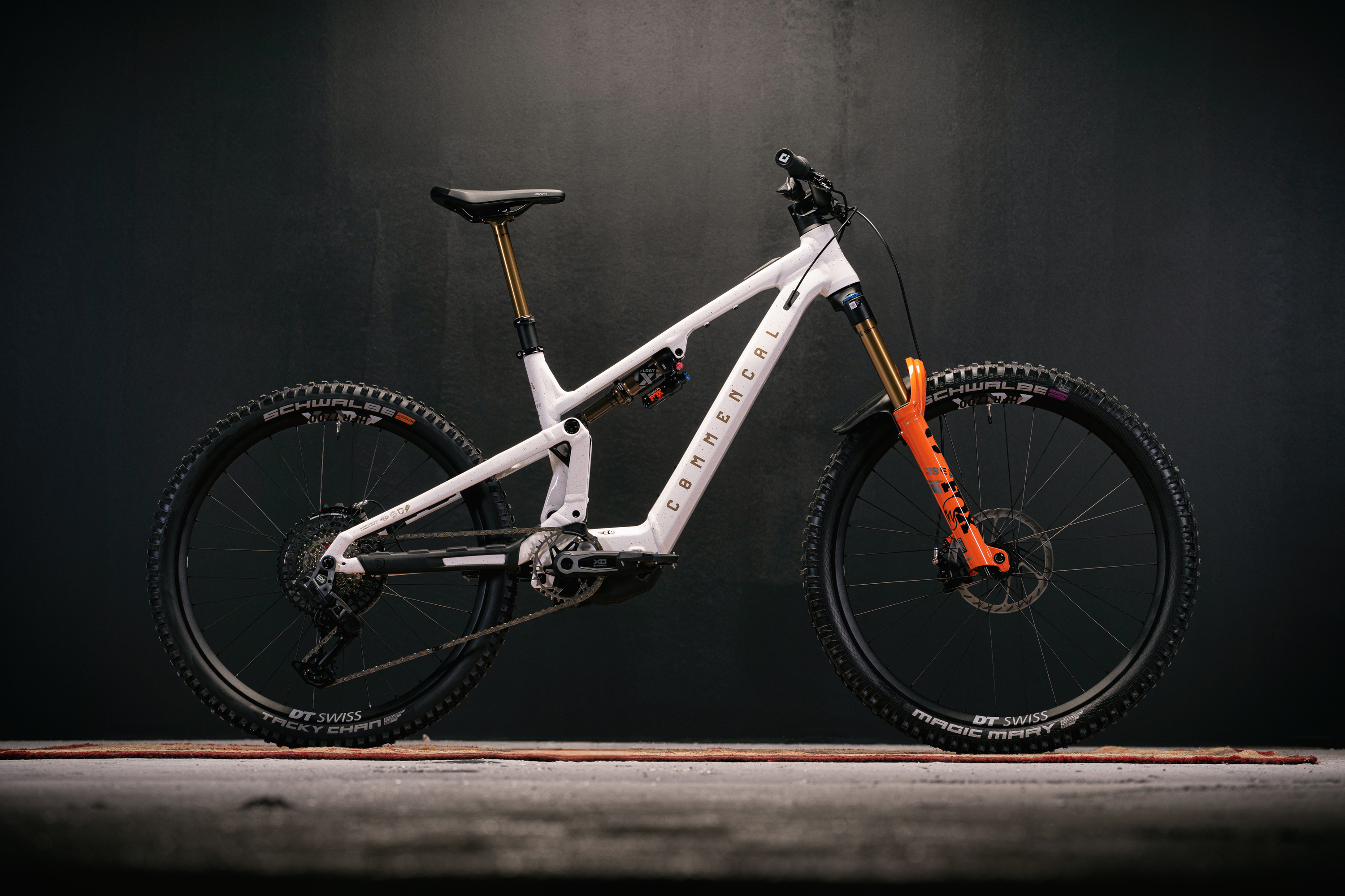 Neues Commencal Meta Power SX 2025: „Kleines“ DH-Bike mit Bosch SX